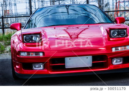 真っ赤なスポーツカー 30051170