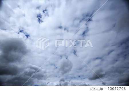 The sky in the clouds 30052798