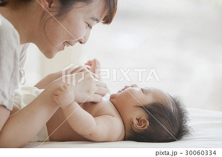 乳幼児と母親 乳幼児と母親 30060334