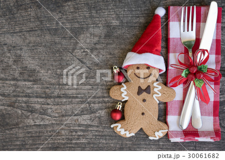 Christmas table setting with gingerbread man 30061682