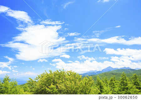 入笠山山頂から望む南アルプス甲斐駒ヶ岳　長野県富士見町 30062650