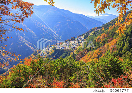 秋の下栗の里 長野県飯田市 遠山郷の写真素材