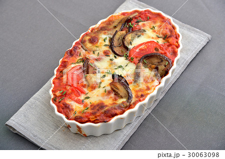 オーブンでこんがり焼きたて!茄子とトマトのラザニア オーブンでこんがり焼きたて!茄子とトマトのラザニア 30063098