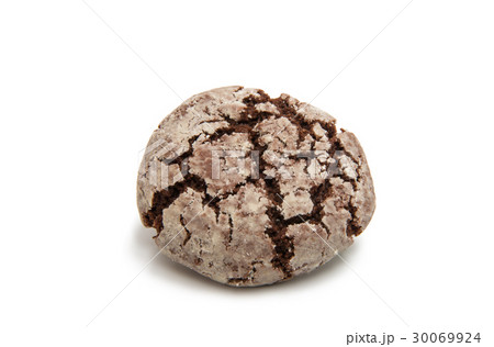 chocolate cookie isolated 30069924