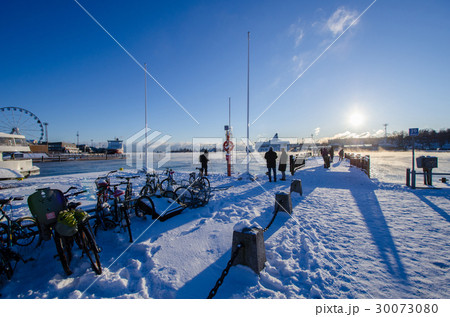 フィンランド・ヘルシンキ・エテラ港での気嵐 フィンランド・ヘルシンキ・エテラ港での気嵐 30073080