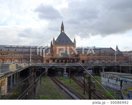 赤文字が浮かぶアンティークデジタル大時計 30086992