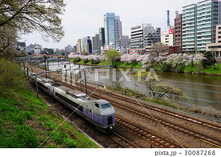 4月 市ヶ谷20桜満開の外堀通り 4月 市ヶ谷20桜満開の外堀通り 30087268