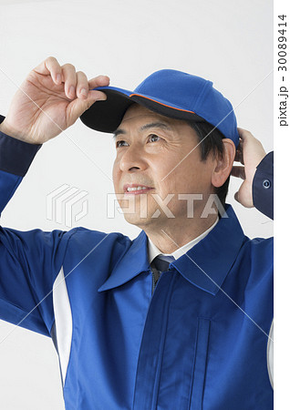 宅配業者ミドル男性　ポートレート 30089414