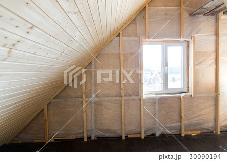 Heat insulation and wooden logs lathing Heat insulation and wooden logs lathing 30090194