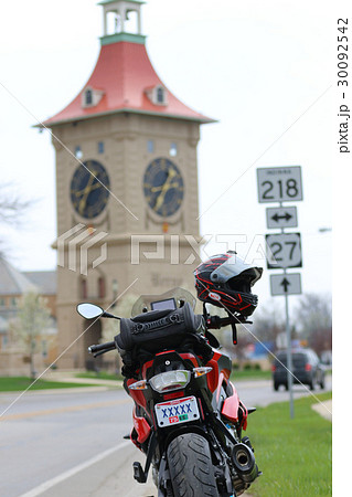 アメリカ インディアナ州の綺麗な時計塔へオートバイでツーリングしてきたの写真素材