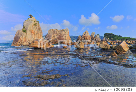 盛夏の橋杭岩（干潮時） 30098803