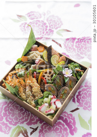 日本のお花見弁当 日本のお花見弁当 30105601