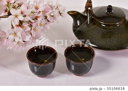 桜と日本酒 桜と日本酒 30106638