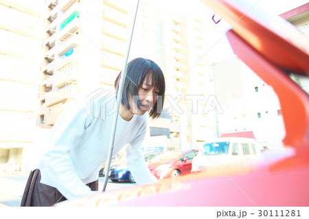 自動車トラブル 30111281