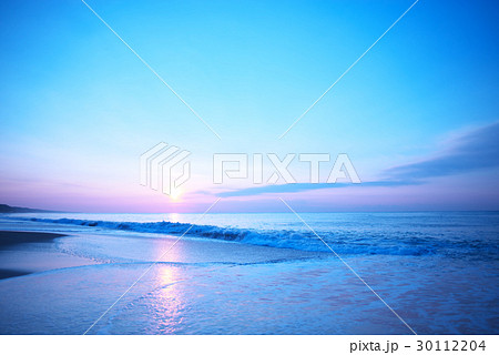 朝焼けの海（愛知県ー渥美半島）伊良湖、太平洋ロングビーチ 30112204