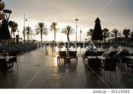 リゾートホテルのプール 30115093