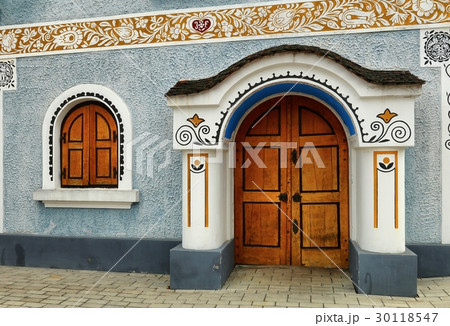 House entry and window 30118547