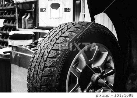 Wheel in balancing tire changer 30121099