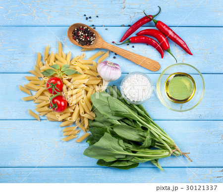 Pasta ingredients 30121337