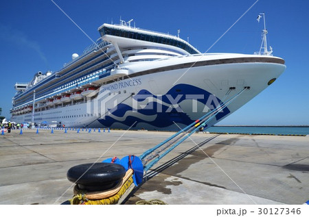 富山・伏木港に入港したダイヤモンドプリンセス 富山・伏木港に入港したダイヤモンドプリンセス 30127346