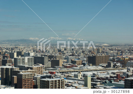 さっぽろテレビ塔展望台から北東方向の山並みを遠望 30127898