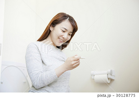 妊娠検査 30128775