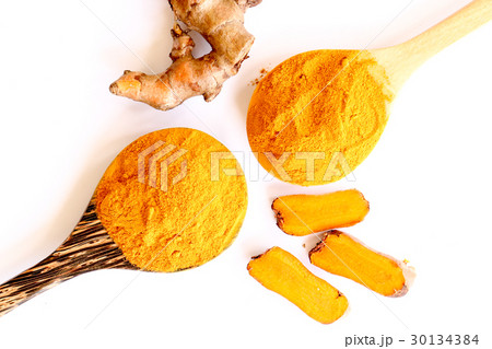 Turmeric roots with turmeric powder  30134384