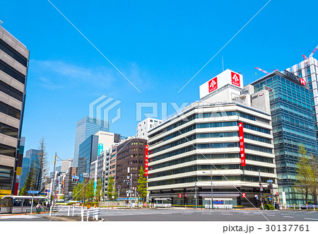 八重洲通りと昭和通りと交わる京橋一丁目交差点（東京都中央区） 30137761