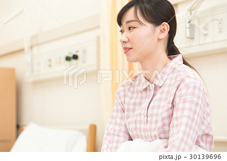 入院 患者 若い女性 30139696