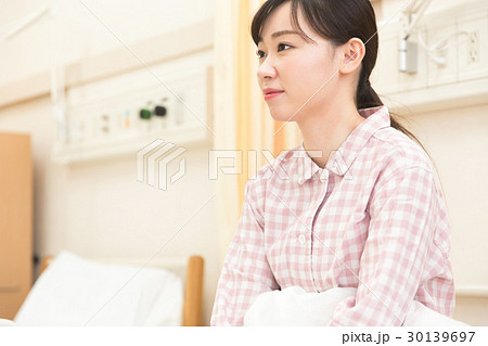 入院 患者 若い女性 30139697