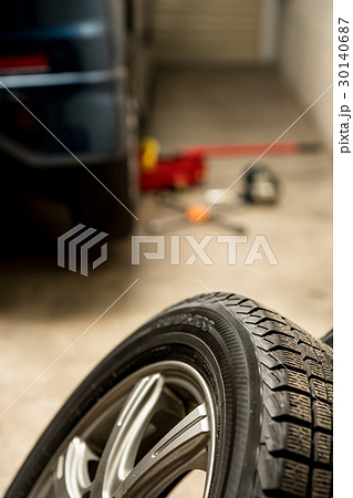 タイヤ交換 30140687