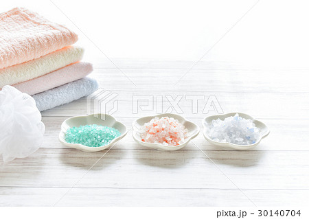 入浴イメージ　バスソルト　タオル 30140704