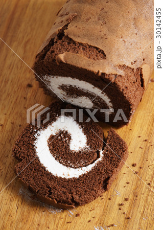 chocolate cake roll 30142455