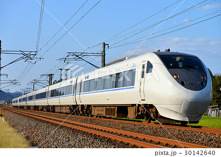 先行試作車クロ681-1が先頭の特急サンダーバード 30142640