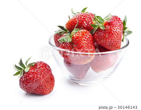 Glass bowl with strawberries isolated on white Glass bowl with strawberries isolated on white 30146143