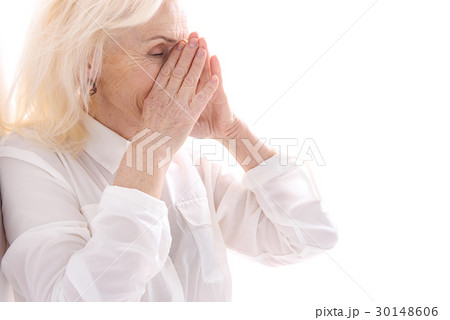 Old woman with closed eyes Old woman with closed eyes 30148606