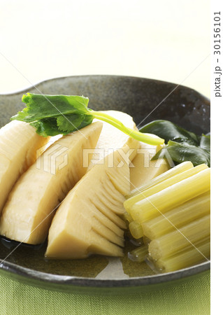 タケノコと蕗の煮物5 30156101