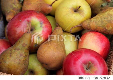 Apples and pears 30157632