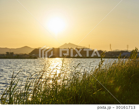 霞ヶ浦と筑波山の夕暮れの風景 霞ヶ浦と筑波山の夕暮れの風景 30161713