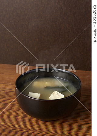 豆腐とわかめの味噌汁 豆腐とわかめの味噌汁 30162035