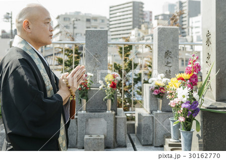 お墓参り お墓参り 30162770