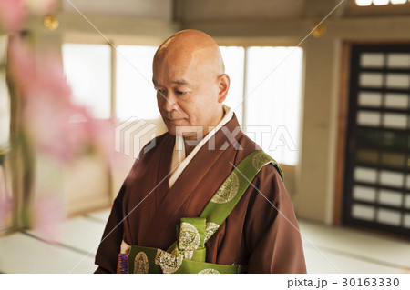 お墓参り 30163330