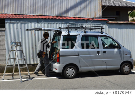電気屋さんの仕事はじめ 電気屋さんの仕事はじめ 30170947