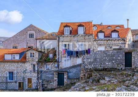 ドゥブロヴニク城壁からメルヘンチックな中世建築 30172239