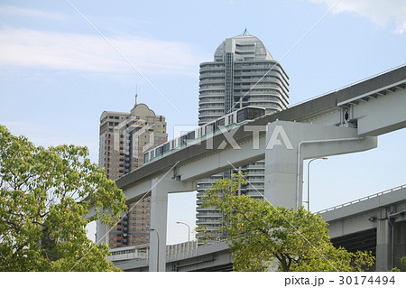 モノレールと街 30174494