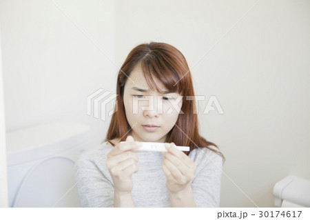 妊娠検査 妊娠検査 30174617