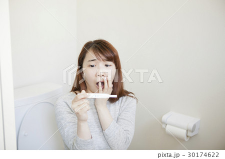 妊娠検査 妊娠検査 30174622