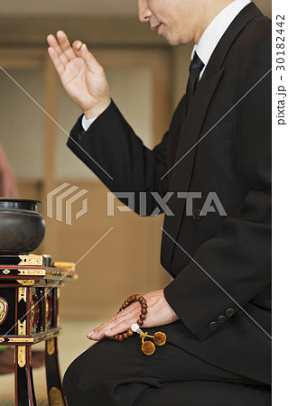 お墓参り 30182442