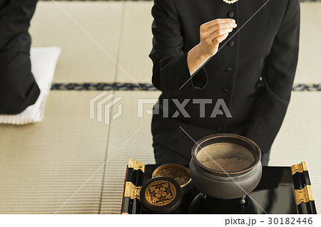 お墓参り 30182446