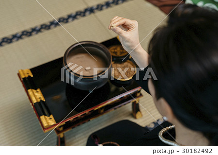 お墓参り 30182492